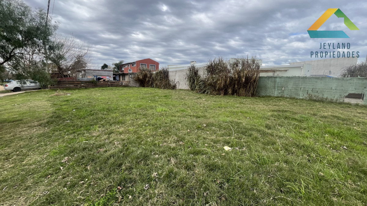 Terreno ID.558 - SE VENDE TERRENO ESQUINERO MONTE HERMOSO