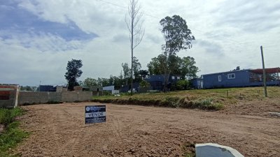 SE VENDE TERRENO 300 M2 EN LA QUERENCIA LISTO PARA CONSTRUIR