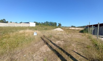 SE VENDE TERRENO EN URBANIZACION DON PEDRO 300 M2