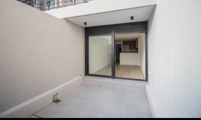 Venta, apartamento de 1 dormitorio con patio y terraza.