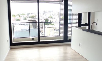 Apartamento, 2 dormitorios, piso intermedio, amplia terraza.