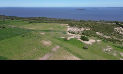 Venta Campo en Carmelo con costa