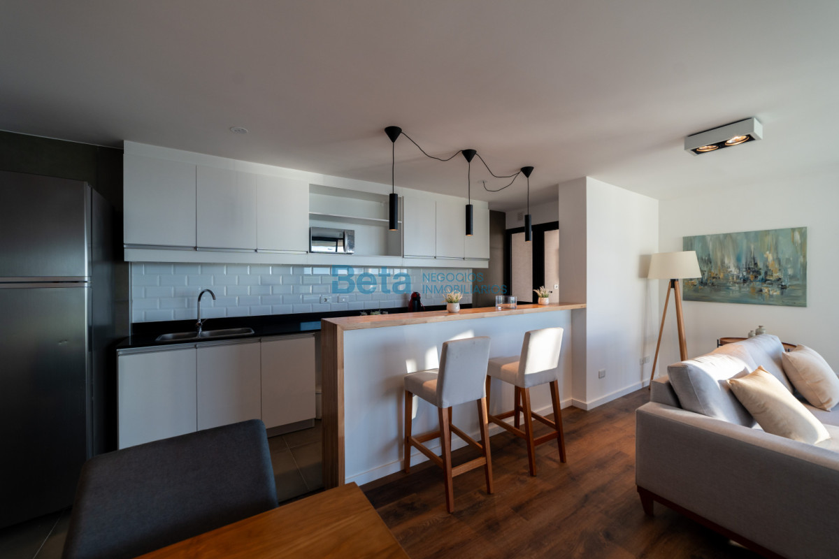 Apartamento ID.15 -  Venta Apartamento INTERLAGOS 3 dormitorios, terraza y Cochera 