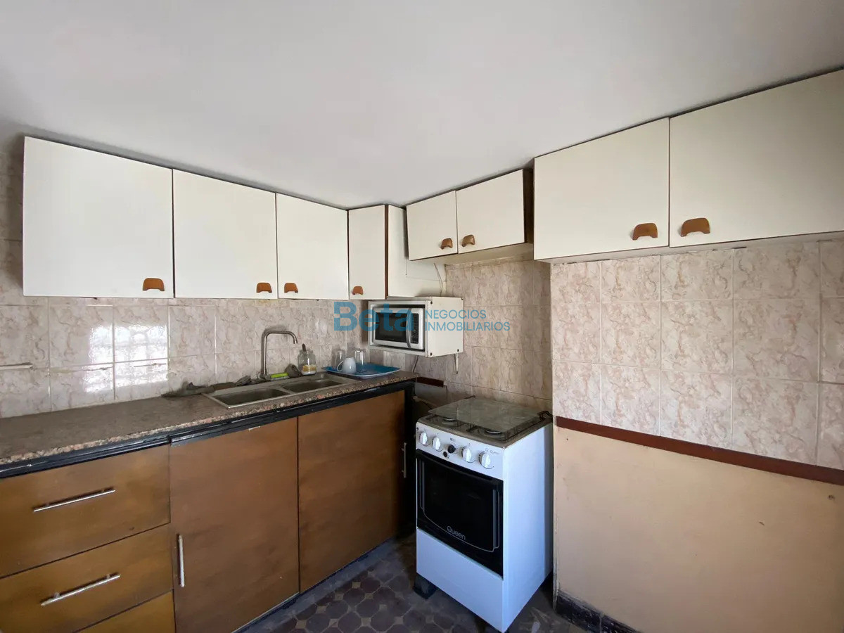 Apartamento ID.31 - VENTA DE APARTAMENTO 3 DORM Y SERVICIO CIUDAD VIEJA 