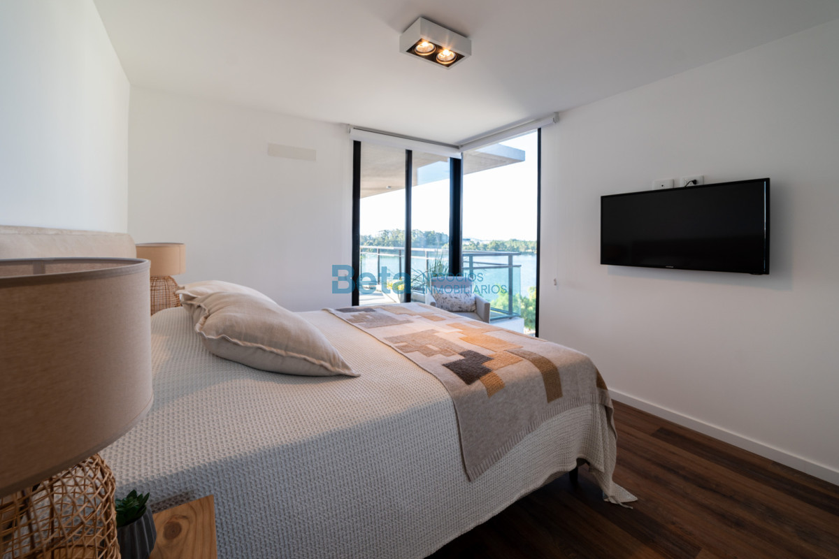 Apartamento ID.15 -  Venta Apartamento INTERLAGOS 3 dormitorios, terraza y Cochera 