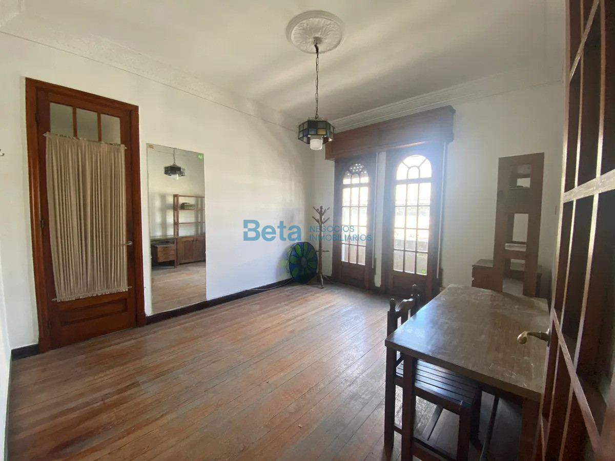 Apartamento ID.31 - VENTA DE APARTAMENTO 3 DORM Y SERVICIO CIUDAD VIEJA 