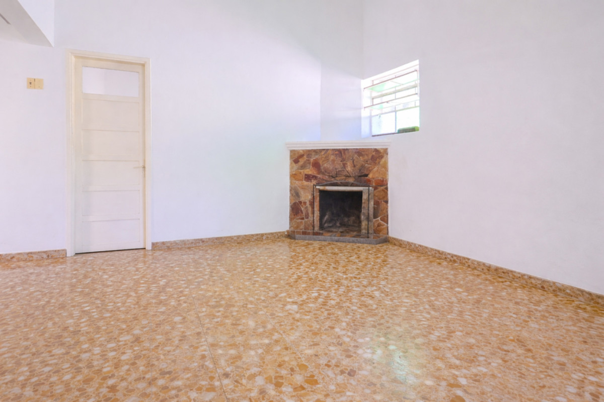 Casa ID.11 - Venta Casa 3 dormitorios, garaje para 6 autos gran terreno 