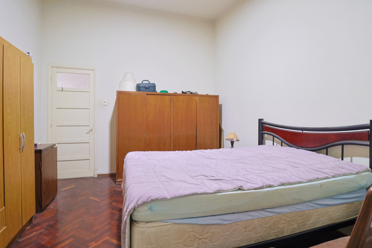 Casa ID.11 - Venta Casa 3 dormitorios, garaje para 6 autos gran terreno 