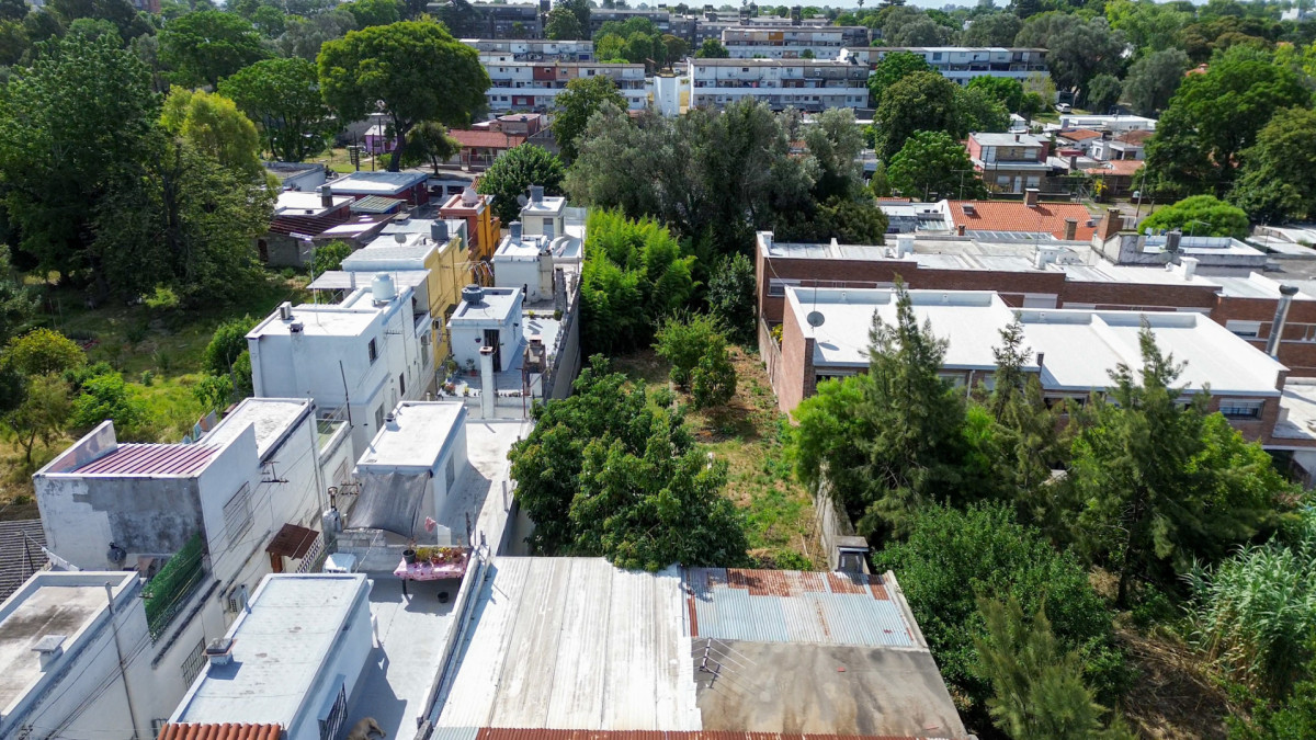 Casa ID.11 - Venta Casa 3 dormitorios, garaje para 6 autos gran terreno 