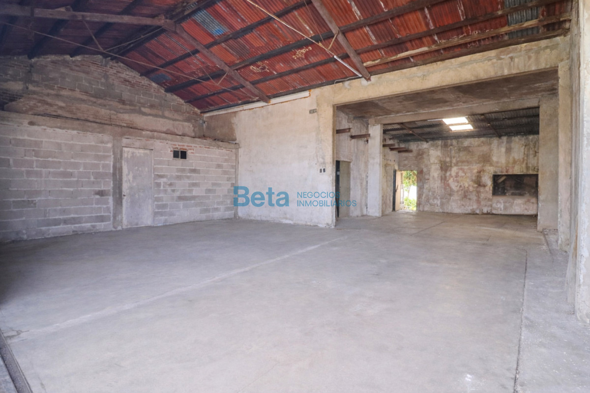 Casa ID.11 - Venta Casa 3 dormitorios, garaje para 6 autos gran terreno 