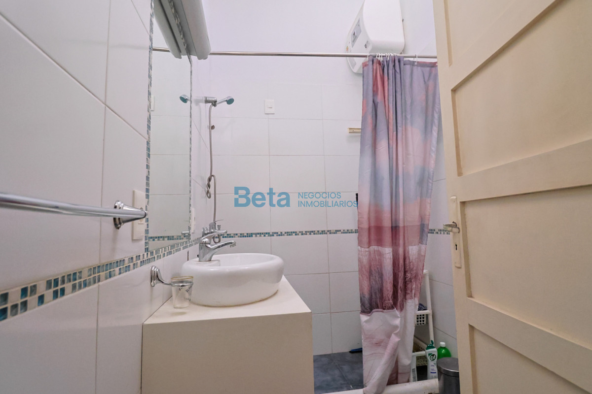 Casa ID.11 - Venta Casa 3 dormitorios, garaje para 6 autos gran terreno 