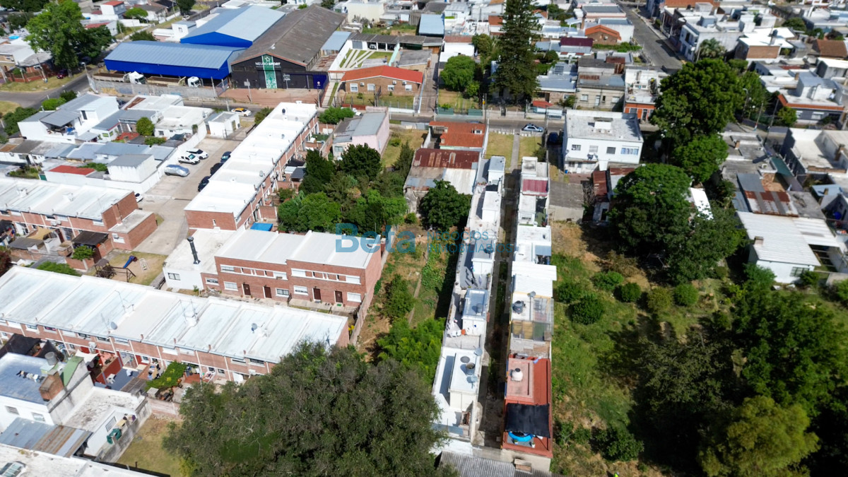 Casa ID.11 - Venta Casa 3 dormitorios, garaje para 6 autos gran terreno 