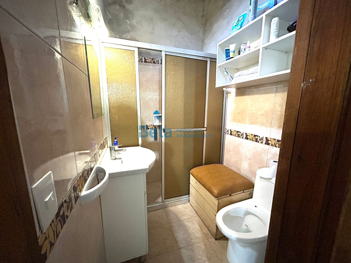 Casa ID.7 - VENTA DE CASA 3 DORM, GARAJE, Y MONOAMBIENTE AL FONDO 