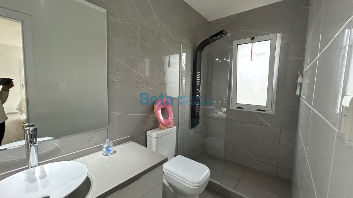 Casa ID.37 - Venta Casa 5 dorm, barbacoa, piscina  a estrenar ZONAMERICA 
