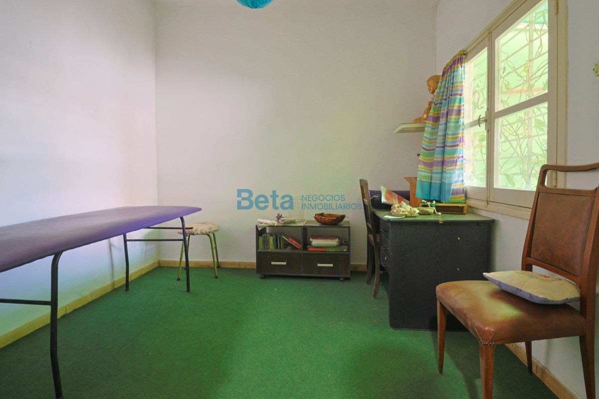 Casa ID.11 - Venta Casa 3 dormitorios, garaje para 6 autos gran terreno 