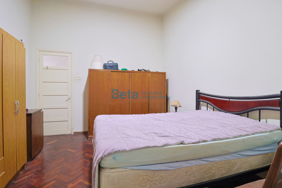 Casa ID.11 - Venta Casa 3 dormitorios, garaje para 6 autos gran terreno 