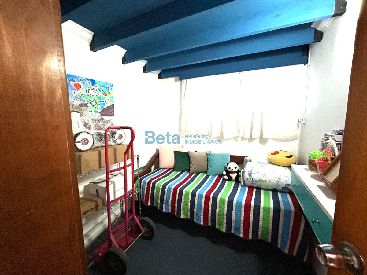 Casa ID.7 - VENTA DE CASA 3 DORM, GARAJE, Y MONOAMBIENTE AL FONDO 