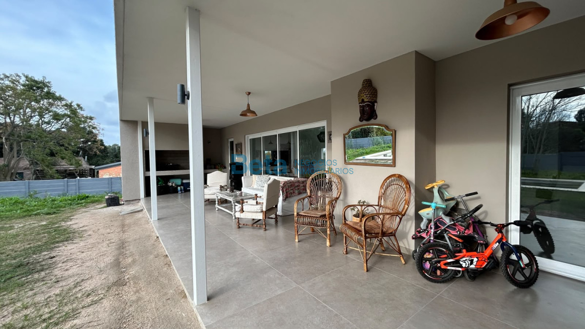 Casa ID.37 - Venta Casa 5 dorm, barbacoa, piscina  a estrenar ZONAMERICA 