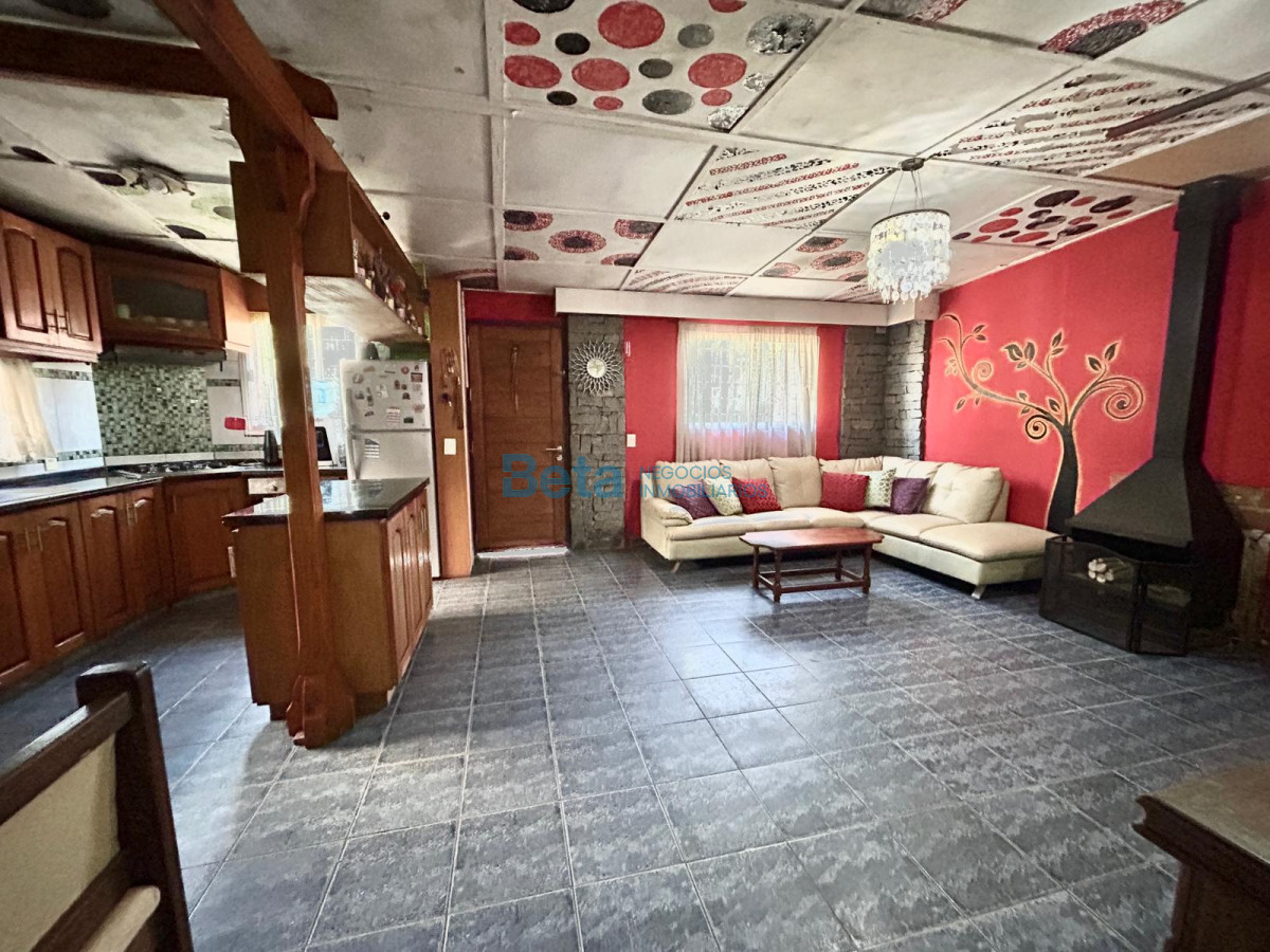 Casa ID.7 - VENTA DE CASA 3 DORM, GARAJE, Y MONOAMBIENTE AL FONDO 