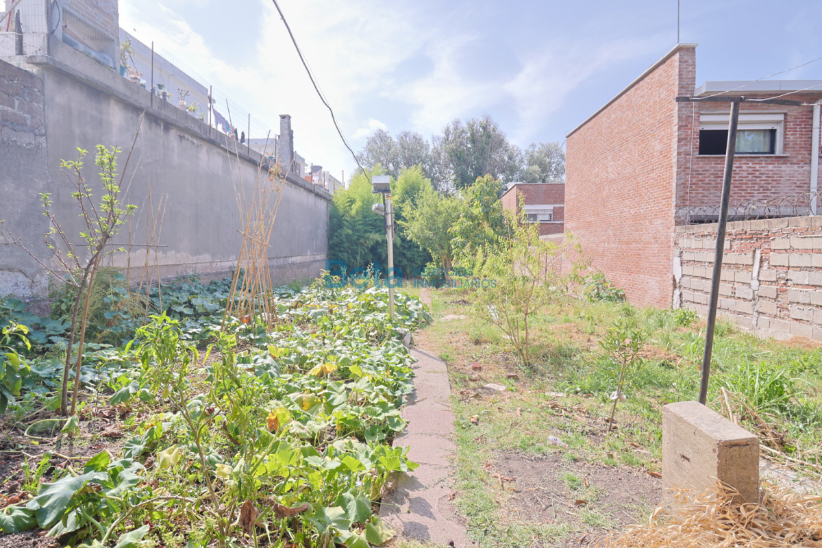 Casa ID.11 - Venta Casa 3 dormitorios, garaje para 6 autos gran terreno 