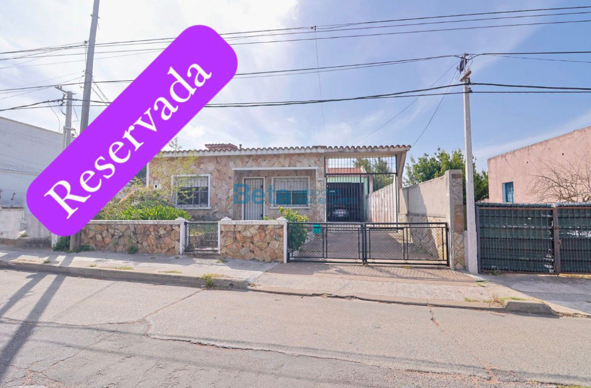 Casa ID.11 - Venta Casa 3 dormitorios, garaje para 6 autos gran terreno 