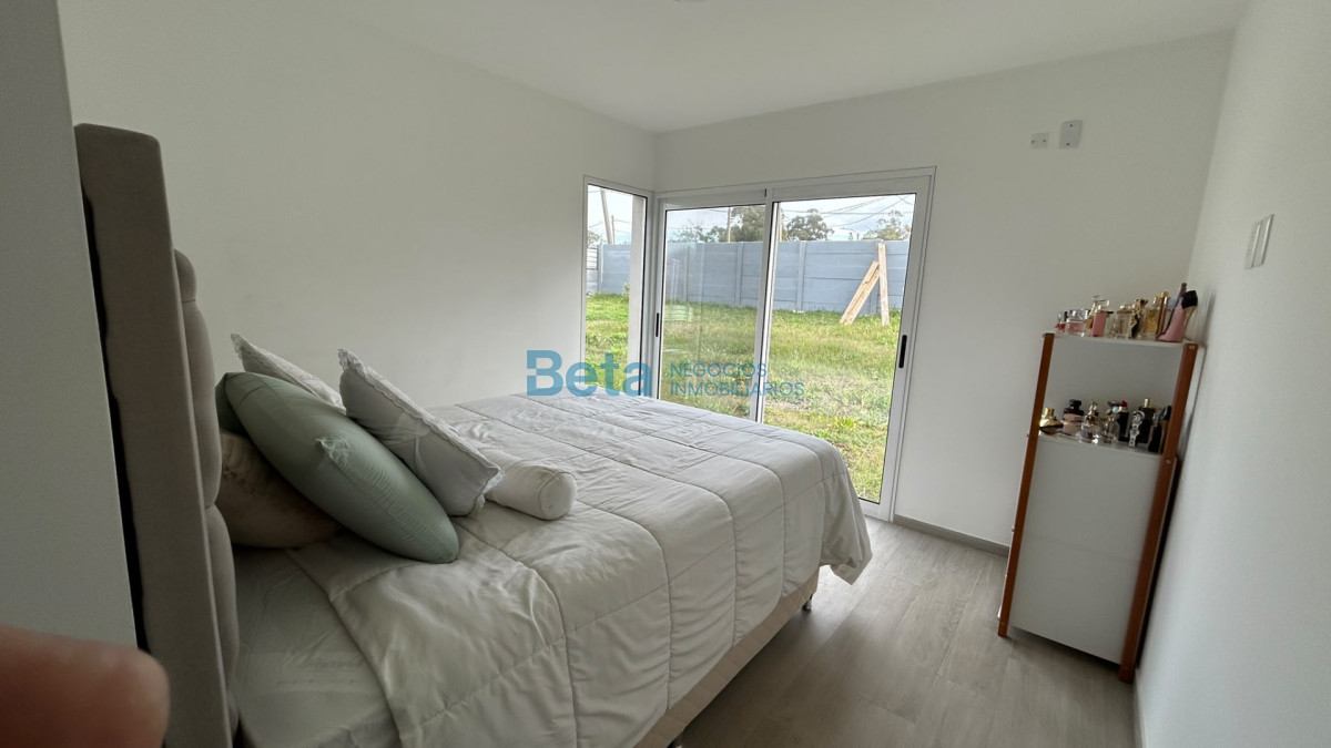 Casa ID.37 - Venta Casa 5 dorm, barbacoa, piscina  a estrenar ZONAMERICA 