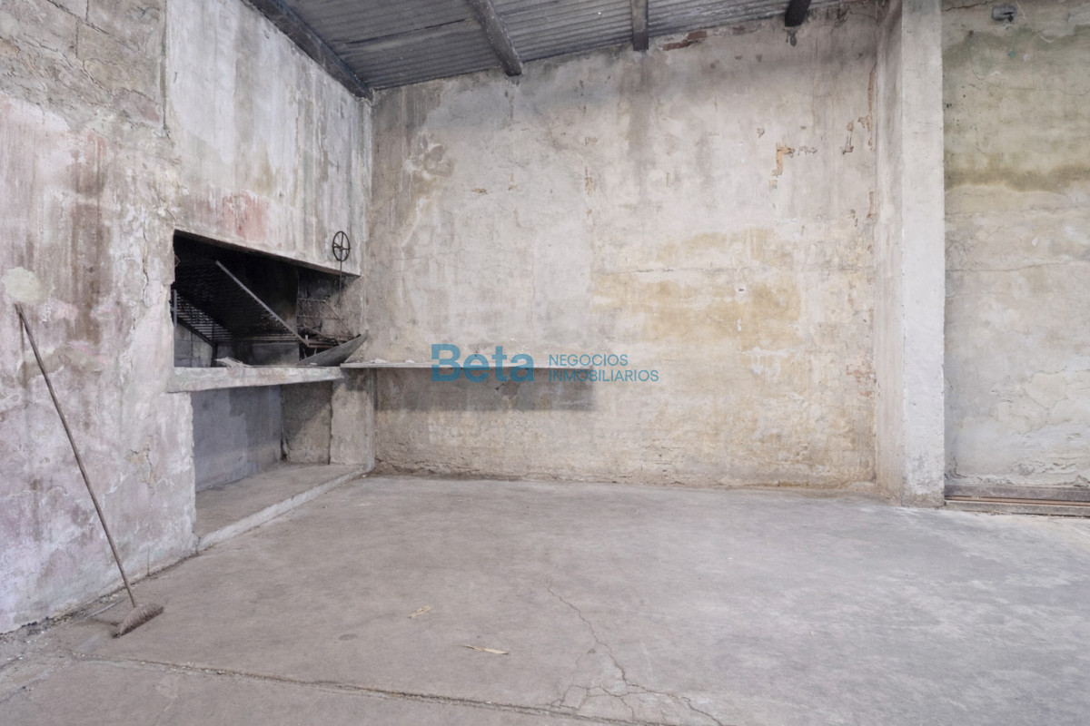 Casa ID.11 - Venta Casa 3 dormitorios, garaje para 6 autos gran terreno 