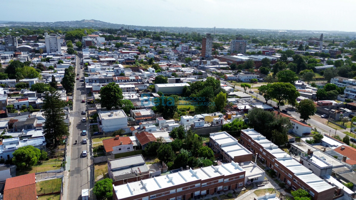 Casa ID.11 - Venta Casa 3 dormitorios, garaje para 6 autos gran terreno 