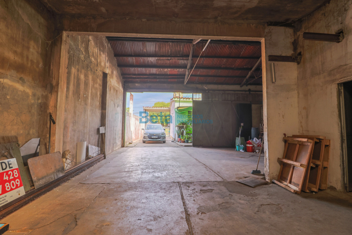 Casa ID.11 - Venta Casa 3 dormitorios, garaje para 6 autos gran terreno 