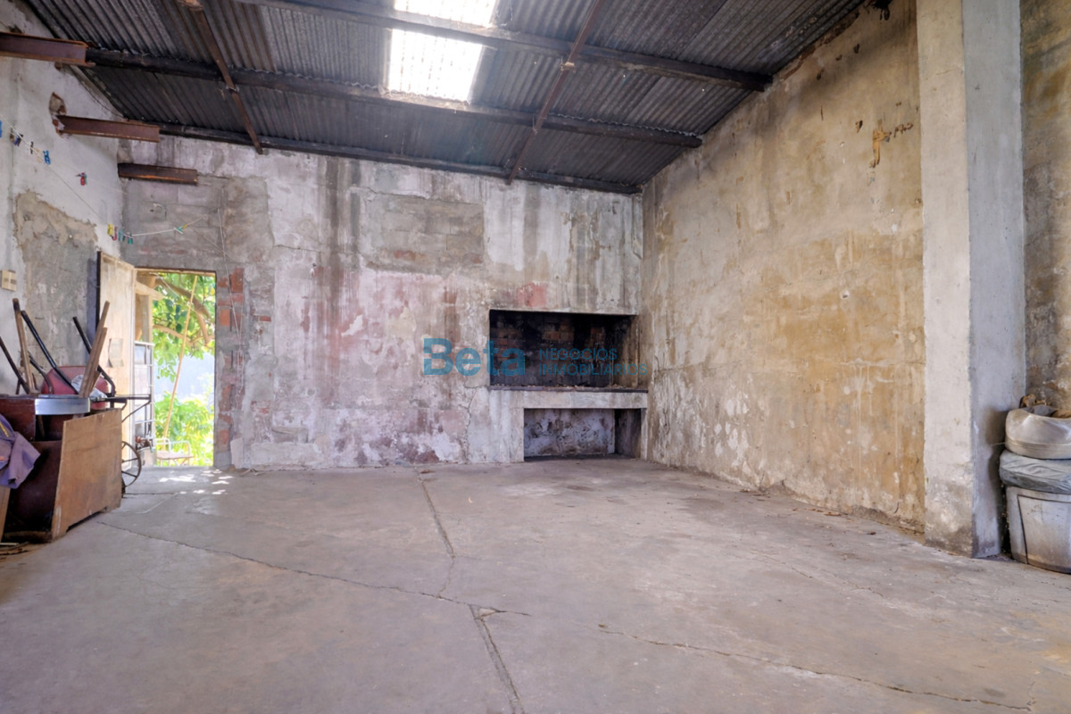 Casa ID.11 - Venta Casa 3 dormitorios, garaje para 6 autos gran terreno 