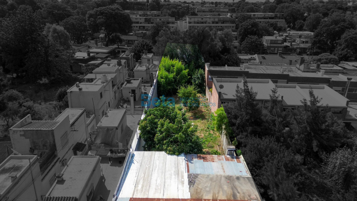 Casa ID.11 - Venta Casa 3 dormitorios, garaje para 6 autos gran terreno 