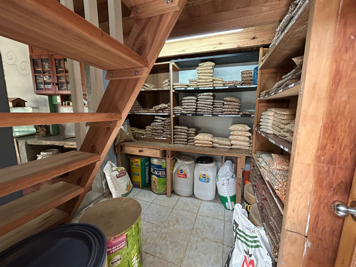 Casa ID.7 - VENTA DE CASA 2 DORM, GARAJE, Y MONOAMBIENTE AL FONDO 