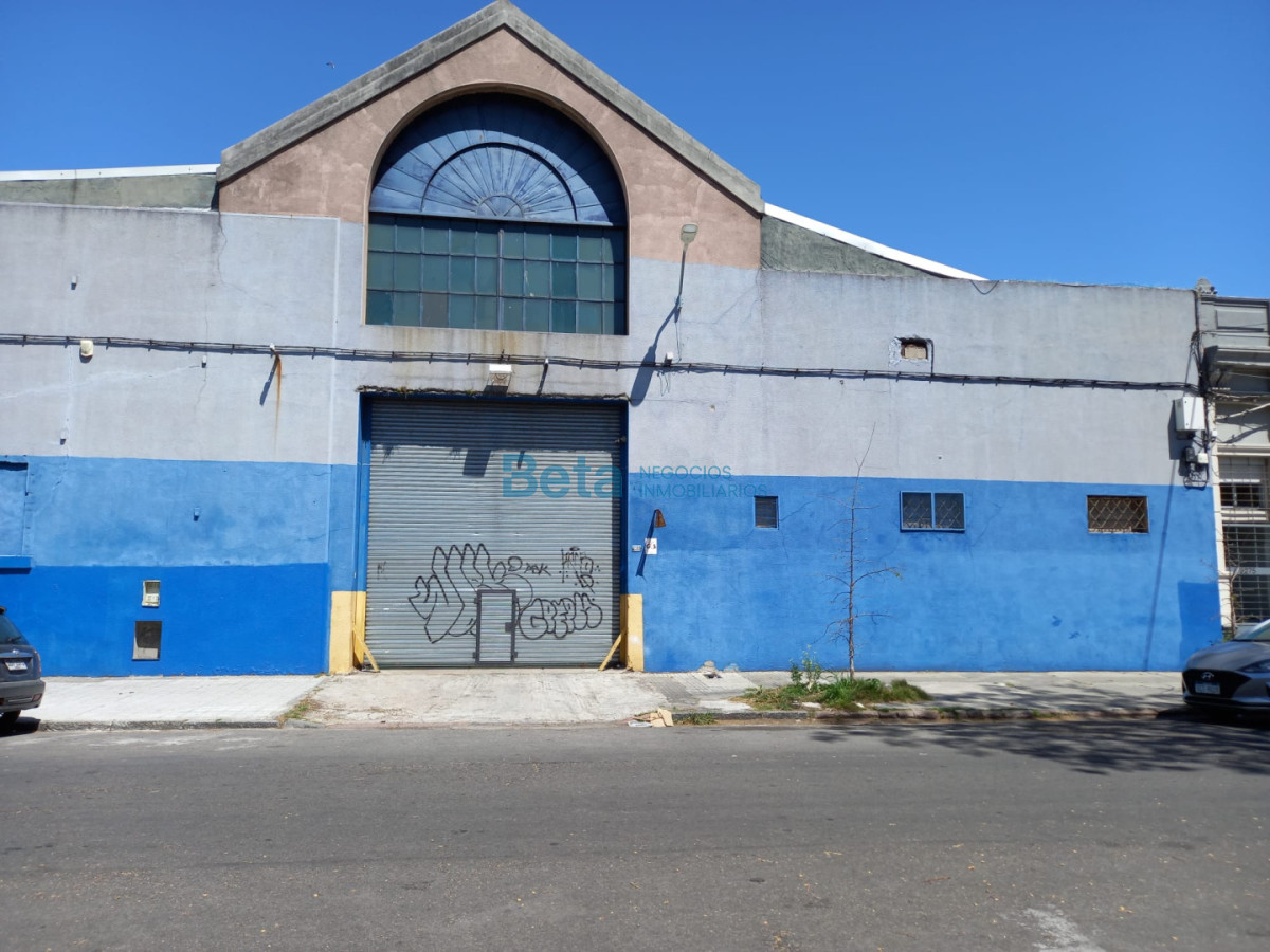 Galpón ID.27 - VENTA DE GRAN LOCAL - DEPOSITO  AGUADA 