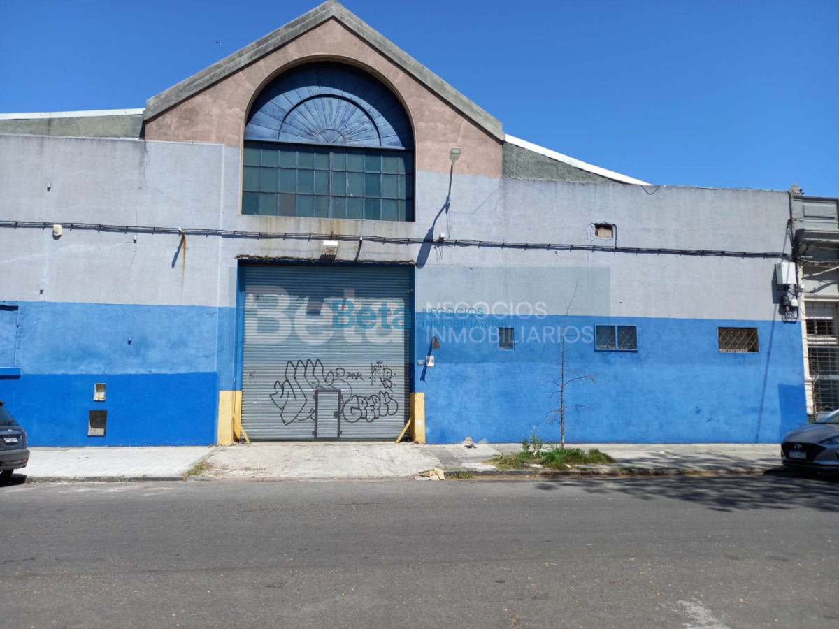Galpón ID.27 - VENTA DE GRAN LOCAL - DEPOSITO  AGUADA 