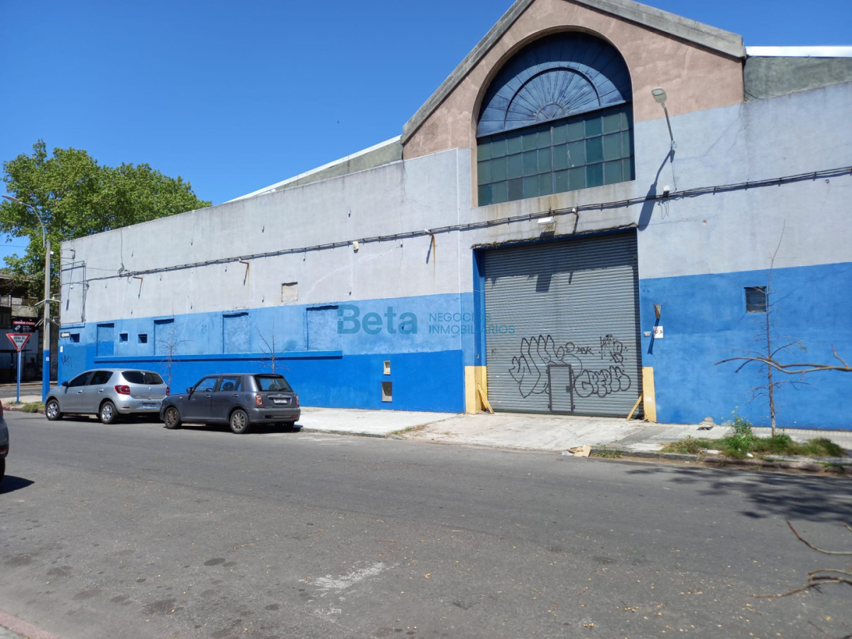 Galpón ID.27 - VENTA DE GRAN LOCAL - DEPOSITO  AGUADA 