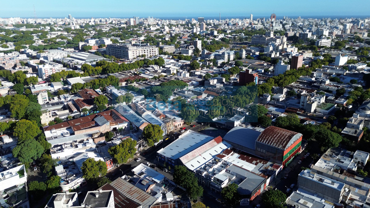 Galpón ID.27 - VENTA DE GRAN LOCAL - DEPOSITO  AGUADA 