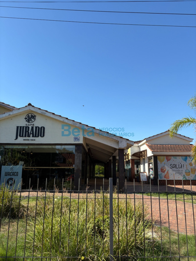 Local Comercial ID.35 - Venta de Galería  Comercial en Centro de Carrasco 