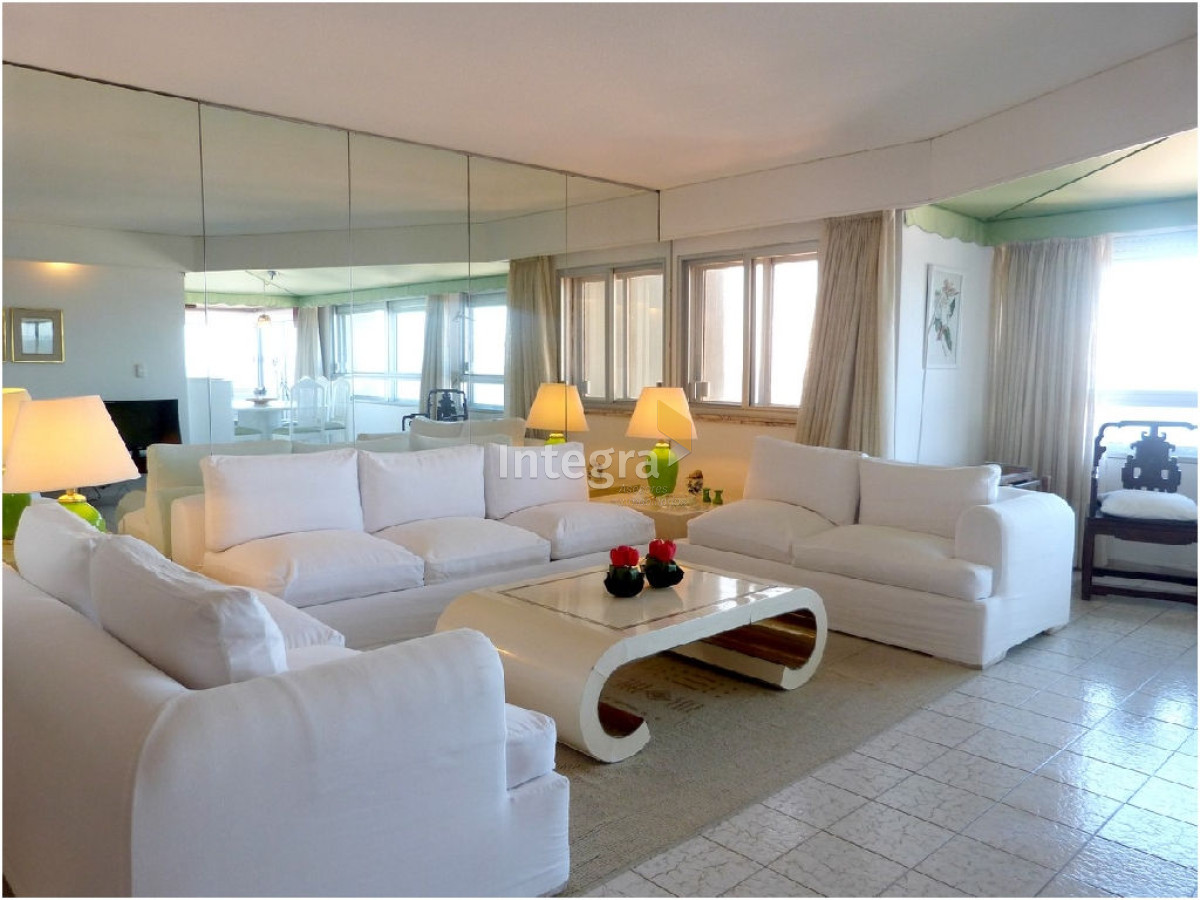 Apartamento en Punta del Este, Península - INT185A