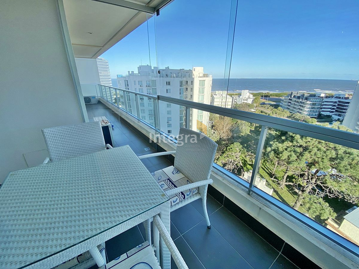 Unidad de 2 dormitorios con vistas y a metros del mar - INT1763A