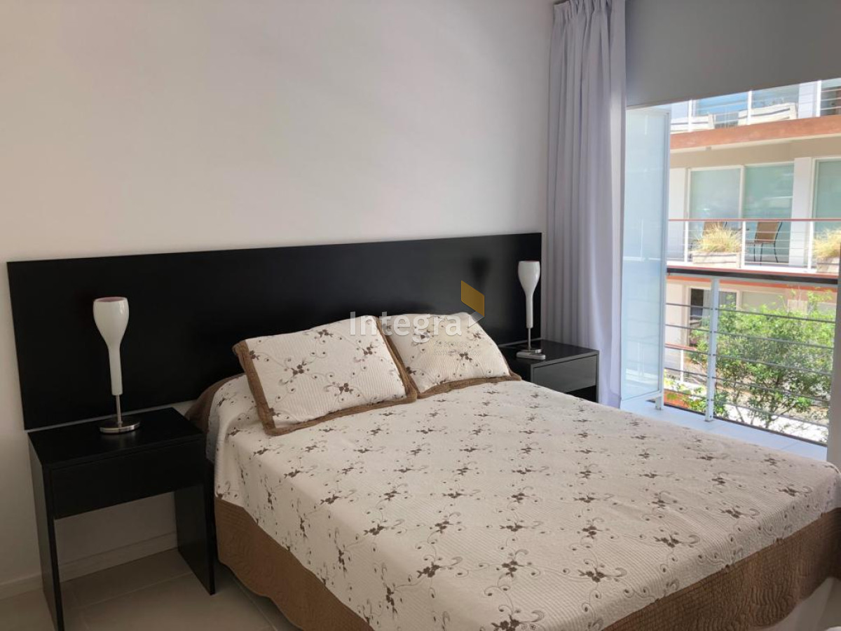 Apartamento ID.600 - Excelente apartamento en península, a metros del puerto.