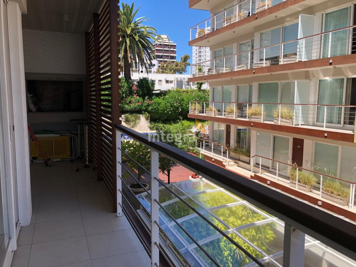 Apartamento ID.600 - Excelente apartamento en península, a metros del puerto.