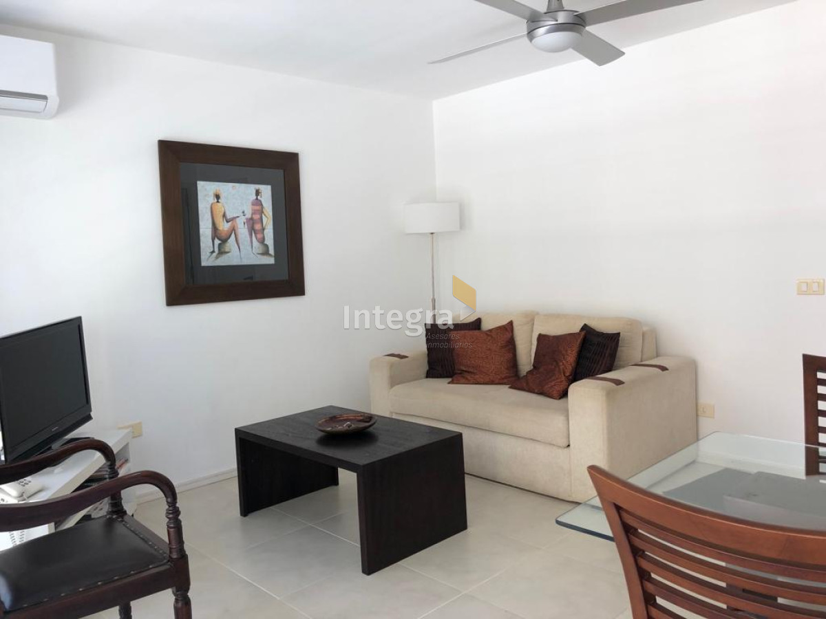 Apartamento ID.600 - Excelente apartamento en península, a metros del puerto.