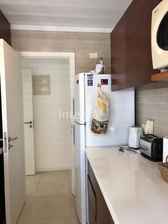 Apartamento ID.600 - Excelente apartamento en península, a metros del puerto.