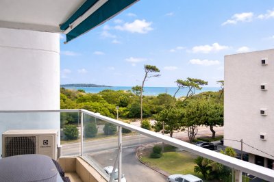 Apartamento con vista al mar - Luminoso, moderno y en excelente ubicación