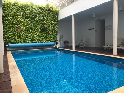 PENINSULA, 2 AMBIENTES CON SERVICIOS, CENTRO DE PUNTA DEL ESTE.  - INT747A