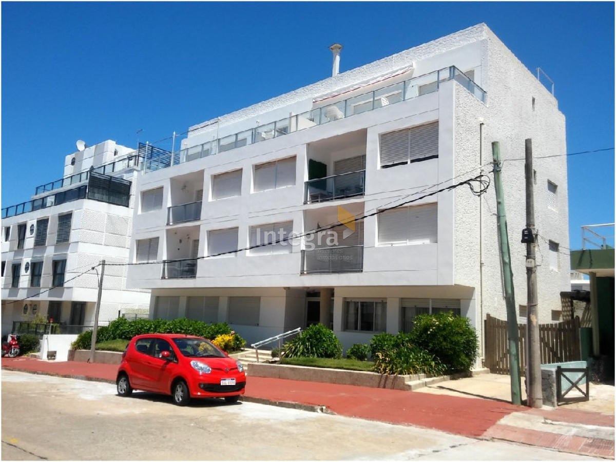 Apartamento ID.777 - PLAYA BRAVA, 3 DORMITORIOS, TERRAZA CON VISTA AL MAR, GARAGE EN SUBSUELO.