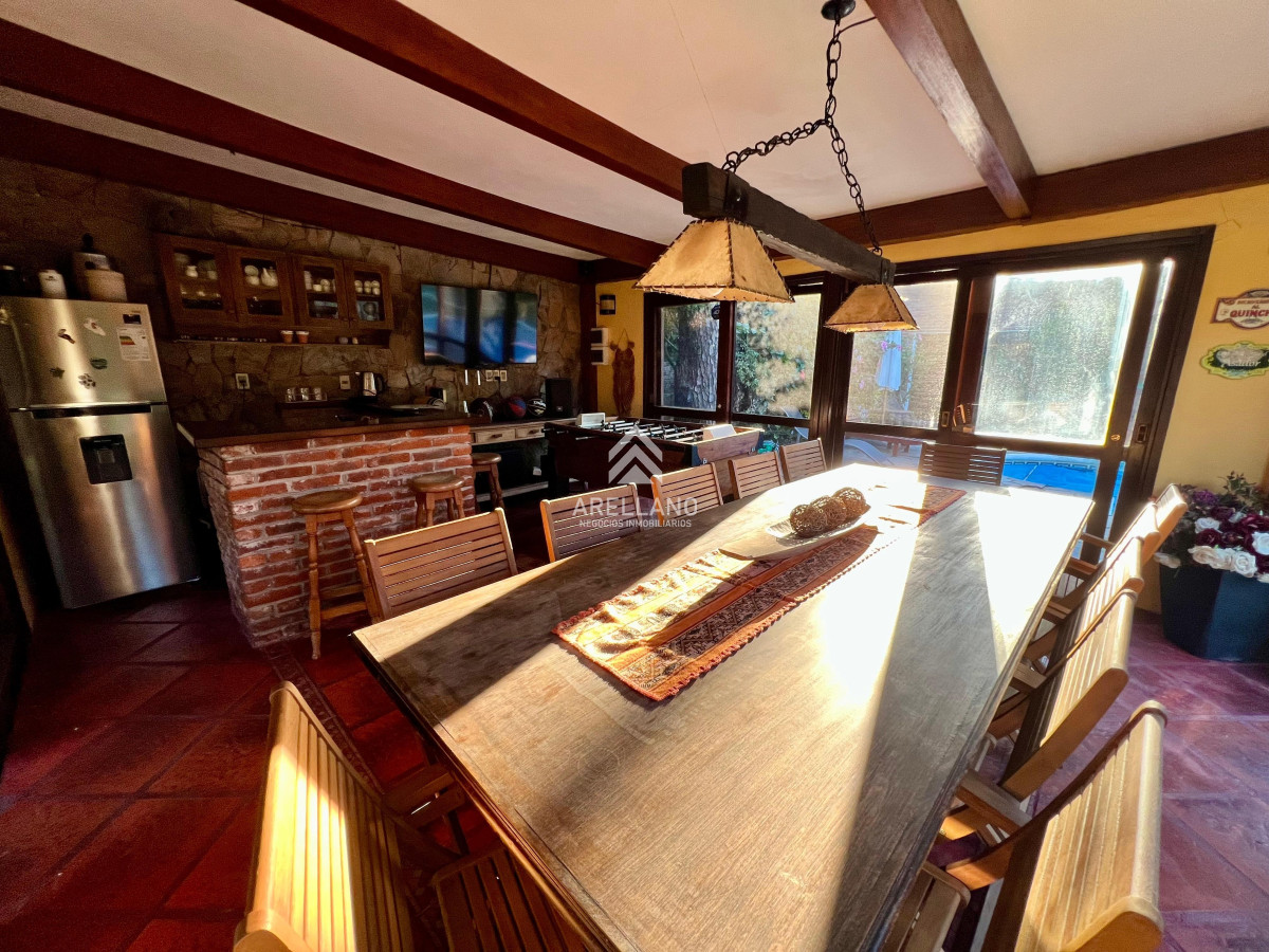 Casa ID.4989 - Venta Casa en Cantegril 4 dormitorios 