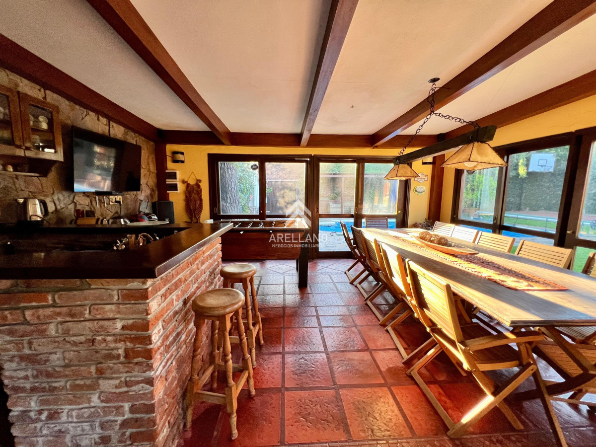 Casa ID.4989 - Venta Casa en Cantegril 4 dormitorios 