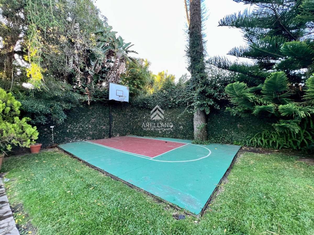 Casa ID.4989 - Venta Casa en Cantegril 4 dormitorios 