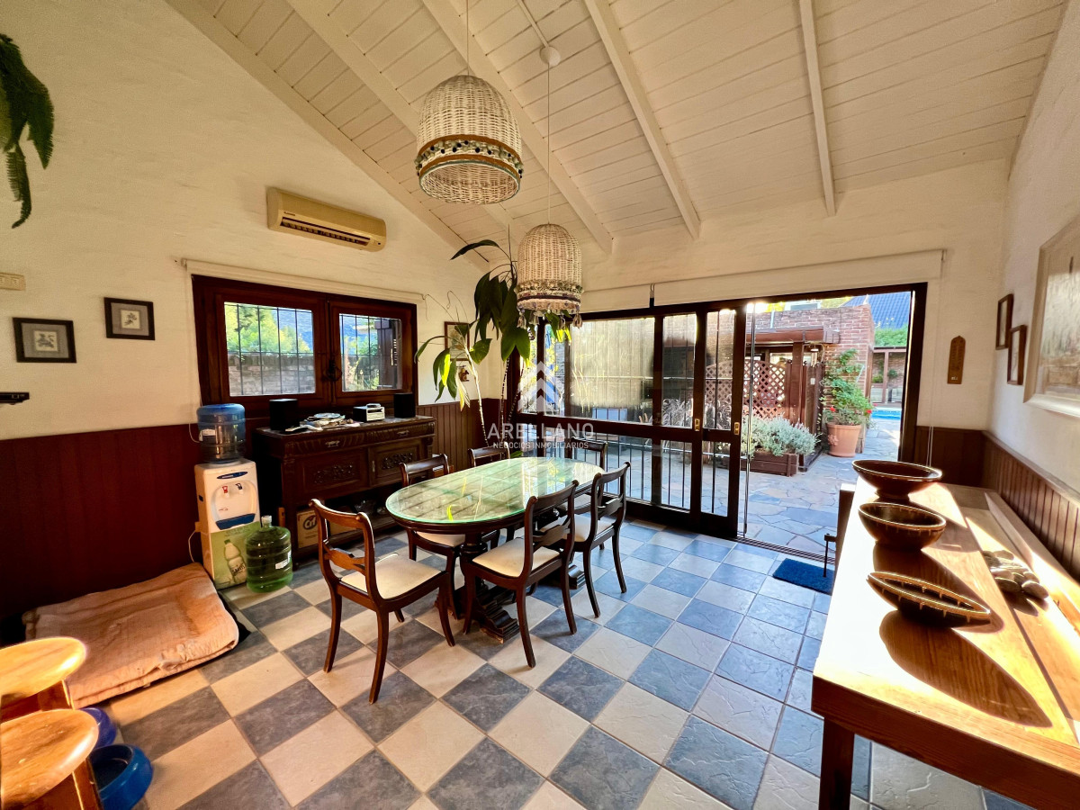 Casa ID.4989 - Venta Casa en Cantegril 4 dormitorios 